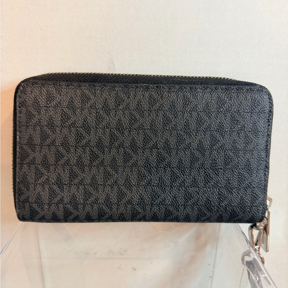 NWOT MICHAEL Michael Kors Black Monogram Wallet - Picture 3 of 8